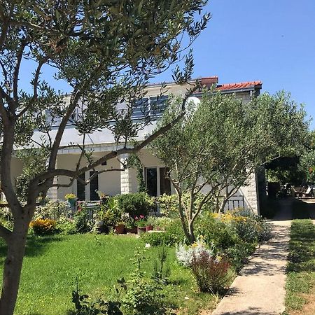 Soba Za Odmor P&E Hotell Kaštel Štafilić Eksteriør bilde