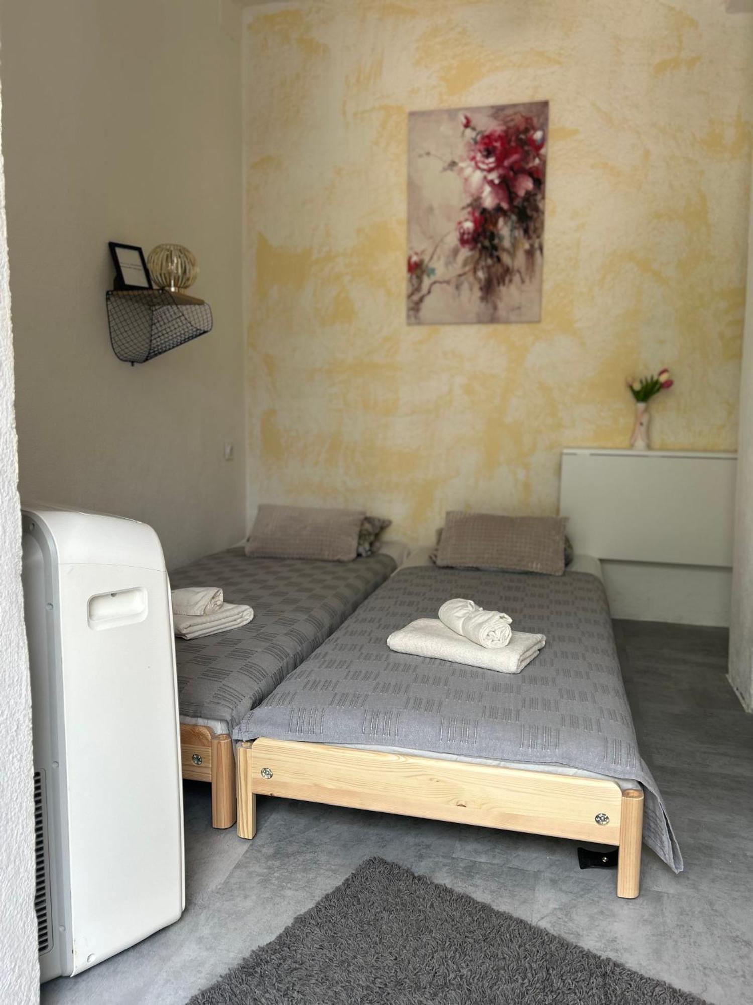 Soba Za Odmor P&E Hotell Kaštel Štafilić Eksteriør bilde